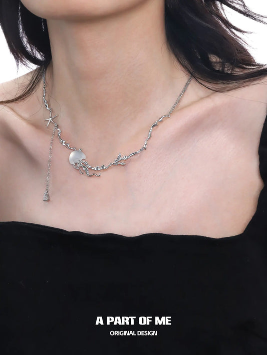 떠다니는 해파리 18K 플래티넘 도금 목걸이™