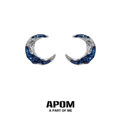 인디고 커브 S925 18k 플래티넘 도금 다크 블루 문 스터드 귀걸이™