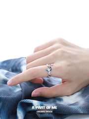 แหวนเงินสเตอร์ลิง S925 Indigo Curve สีน้ำเงินเข้มลายพระจันทร์ ปรับขนาดได้™