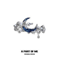 แหวนเงินสเตอร์ลิง S925 Indigo Curve สีน้ำเงินเข้มลายพระจันทร์ ปรับขนาดได้™