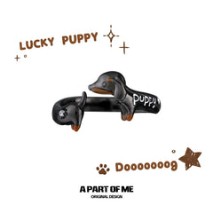 แหวนเปิดปรับได้รูปสุนัขไส้กรอกชุบทองคำดำ 18K Lucky Puppy™