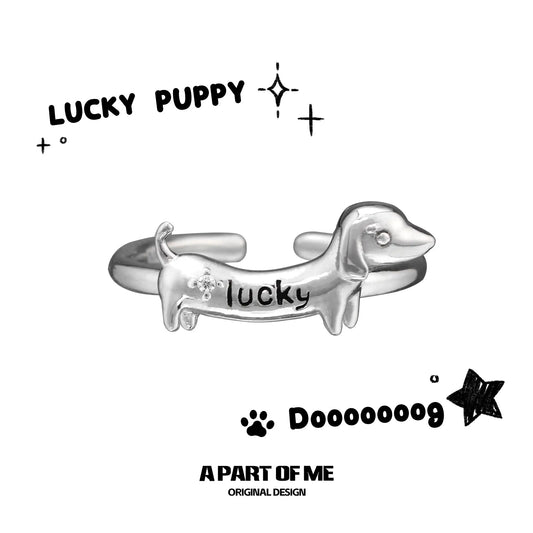 แหวนเปิดปรับได้รูปสุนัขไส้กรอกเงินสเตอร์ลิง 925 ของ Lucky Puppy™
