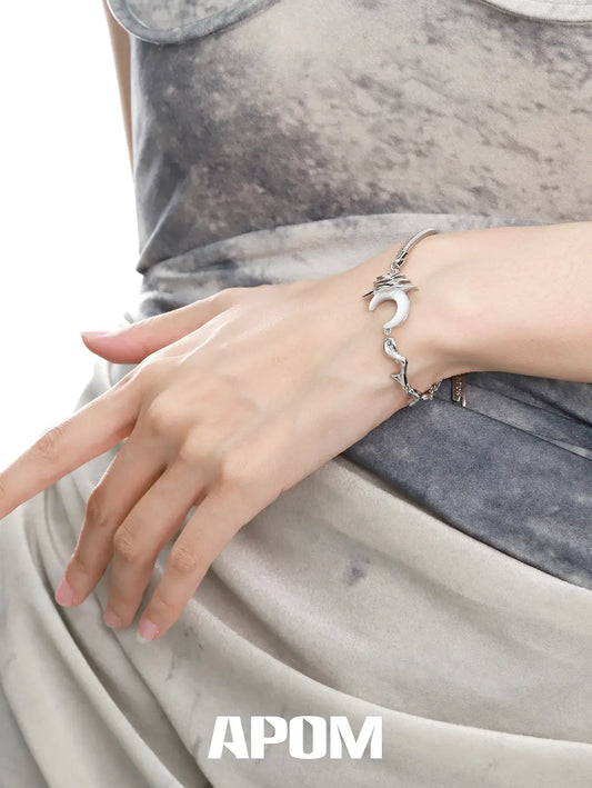 MYTH OF THE MOON กำไลข้อมือเปลือกหอยชุบแพลทินัม 18K ปรับขนาดได้ Bracelets™