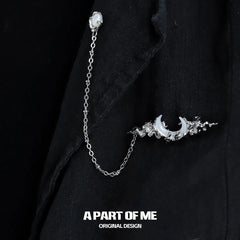 เข็มกลัดประดับพู่สไตล์ MYTH OF THE MOON ชุบแพลตตินัม 18K™