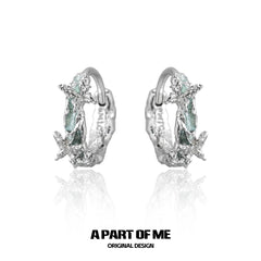 ต่างหูและคลิปหนีบรูปผีเสื้อเคลือบแพลตตินัม 18K จาก Mint Lagoon™