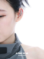 ต่างหูเจาะหูรูปงูสีน้ำเงินน้ำแข็งชุบแพลตินัม 18k บ้านสลิธีริน™