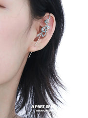 ต่างหูเจาะหูรูปงูสีน้ำเงินน้ำแข็งชุบแพลตินัม 18k บ้านสลิธีริน™