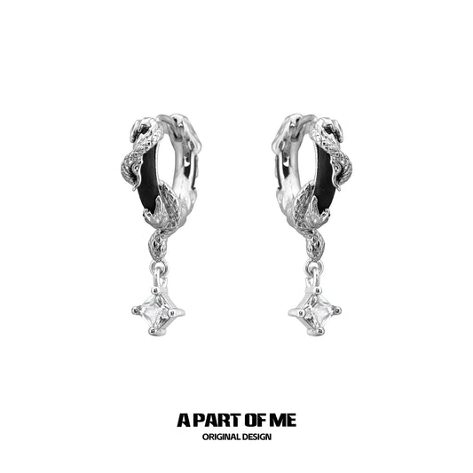 ต่างหูจี้หนังเพทาย Snake's Grasp ชุบแพลตตินัม 18K™