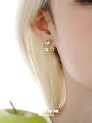 ต่างหูรูปแอปเปิ้ลเขียวนำโชคชุบแพลตินัม 18K รุ่น Summer Fruity™