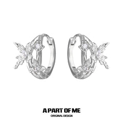 ต่างหูผีเสื้อประดับเพทายเคลือบแพลตตินัม 18k Whiterfly™