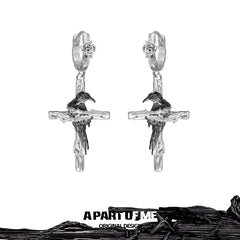 Dark Crows 18K Platinum Plating Captive Raven Cross Earrings™