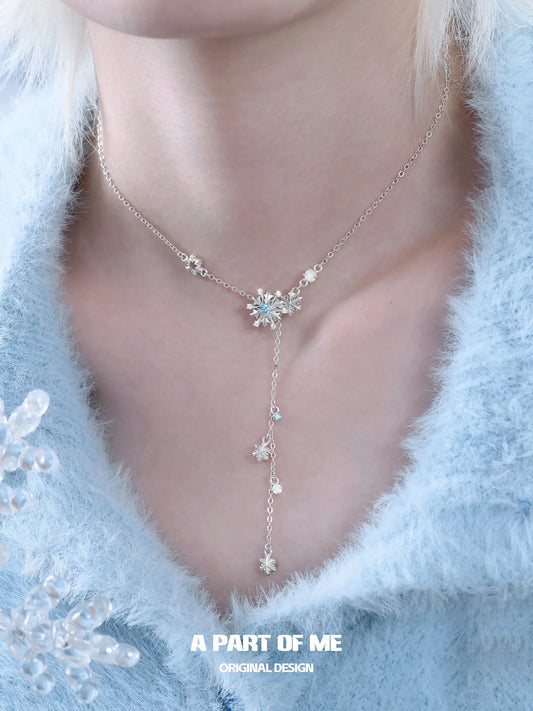 Hello Winter Platinum Plating Snowflake Compass Pull-Out Necklace™