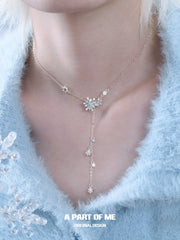 Hello Winter Platinum Plating Snowflake Compass Pull-Out Necklace™