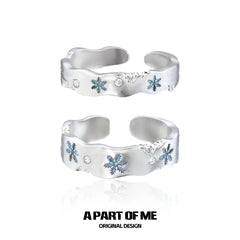 Hello Winter 925 Sterling Silver Textured Snowflake Adjustable Open Ring™