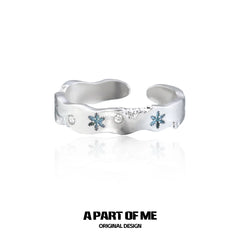 Hello Winter 925 Sterling Silver Textured Snowflake Adjustable Open Ring™