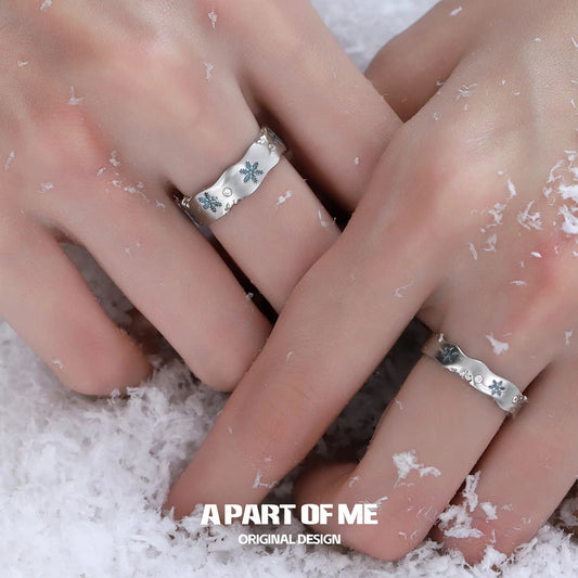 Hello Winter 925 Sterling Silver Textured Snowflake Adjustable Open Ring™