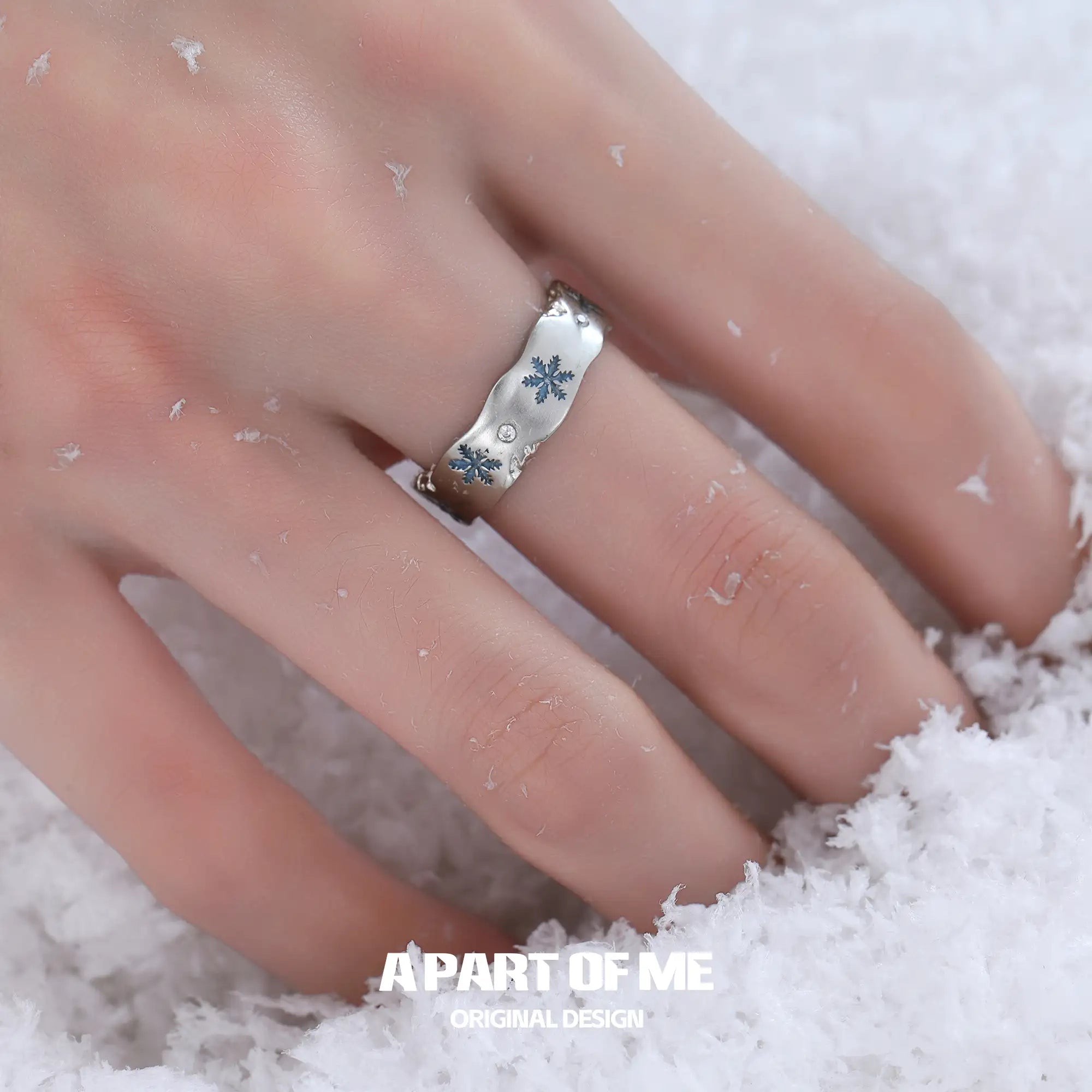 Hello Winter 925 Sterling Silver Textured Snowflake Adjustable Open Ring™