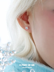 Hello Winter 925 Sterling Silver Winter Snowflake Stud Earring™