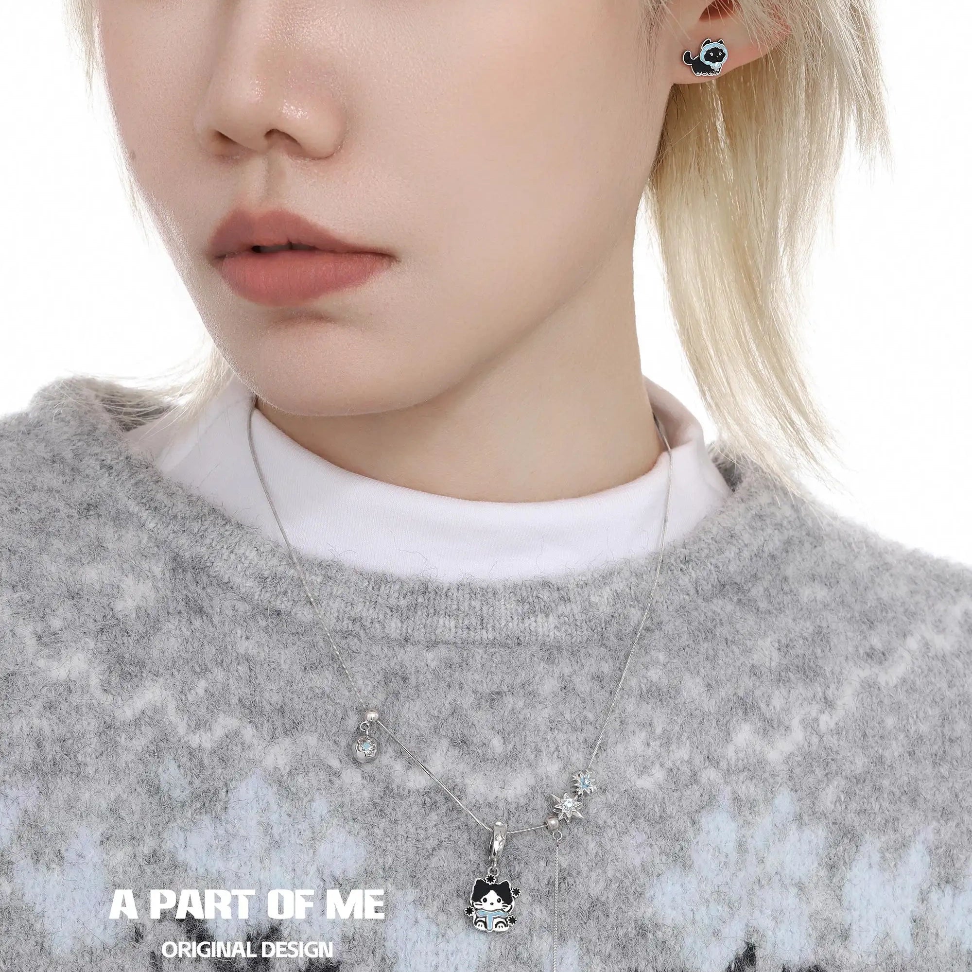 Hello Winter Meow 18K Platinum Plated Soft-Hearted Cat Design Pull-Through Necklace™