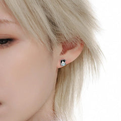 Hello Winter Meow 18K Platinum Plated Soft-Hearted Cat Design Stud Earrings™
