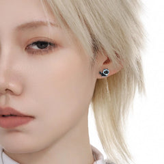 Hello Winter Meow 18K Platinum Plated Soft-Hearted Cat Design Stud Earrings™