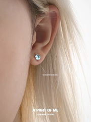 Siren's Song Colored Glass Beads 925 Platinum Plating Fish ＆ Bird Stud Earrings™