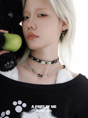 ต่างหูรูปลูกแมวสีดำและแอปเปิ้ลเขียวชุบแพลตตินัม 18K รุ่น Summer Fruity™