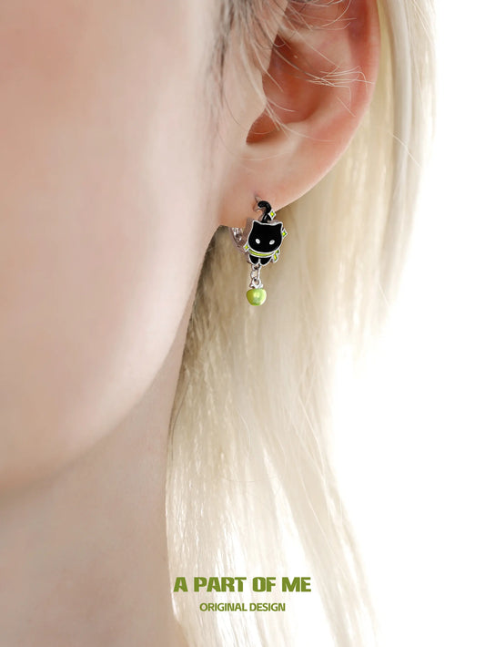 Summer Fruity 18K Platinum Plated Black Kitten ＆ Green Apple Earrings™